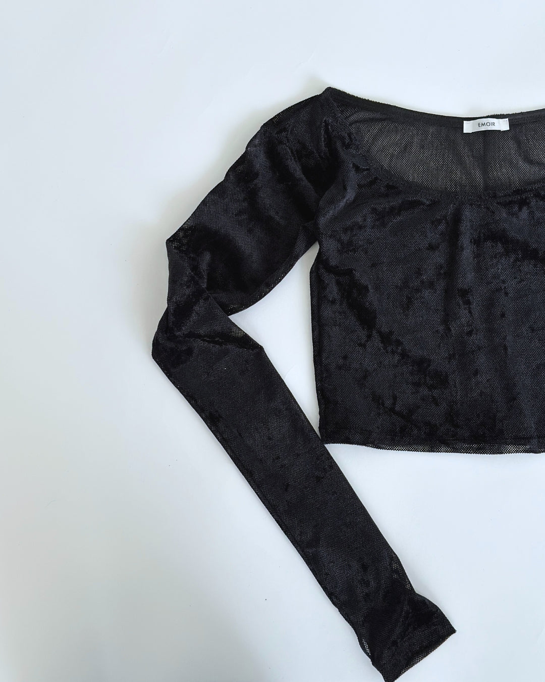 Cropped Flock mesh open neck T -BLACK-