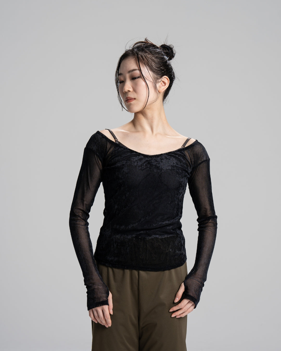 Flock mesh open neck T -BLACK-