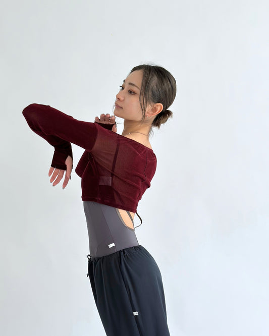 Cropped Flock print open neck T -BURGANDY-
