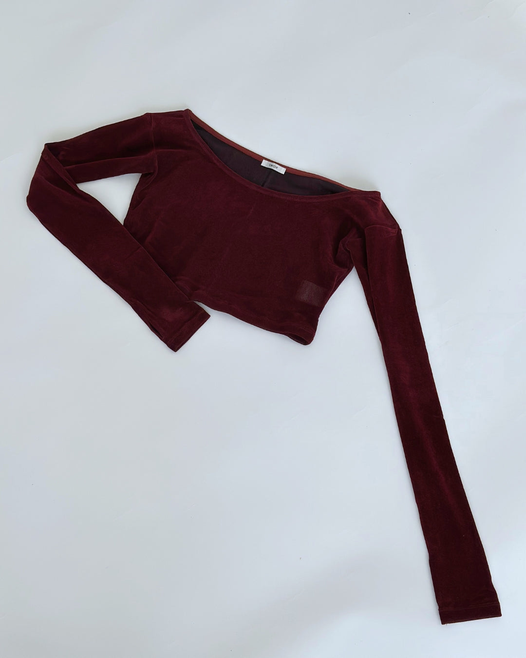 Cropped Flock print open neck T -BURGANDY-