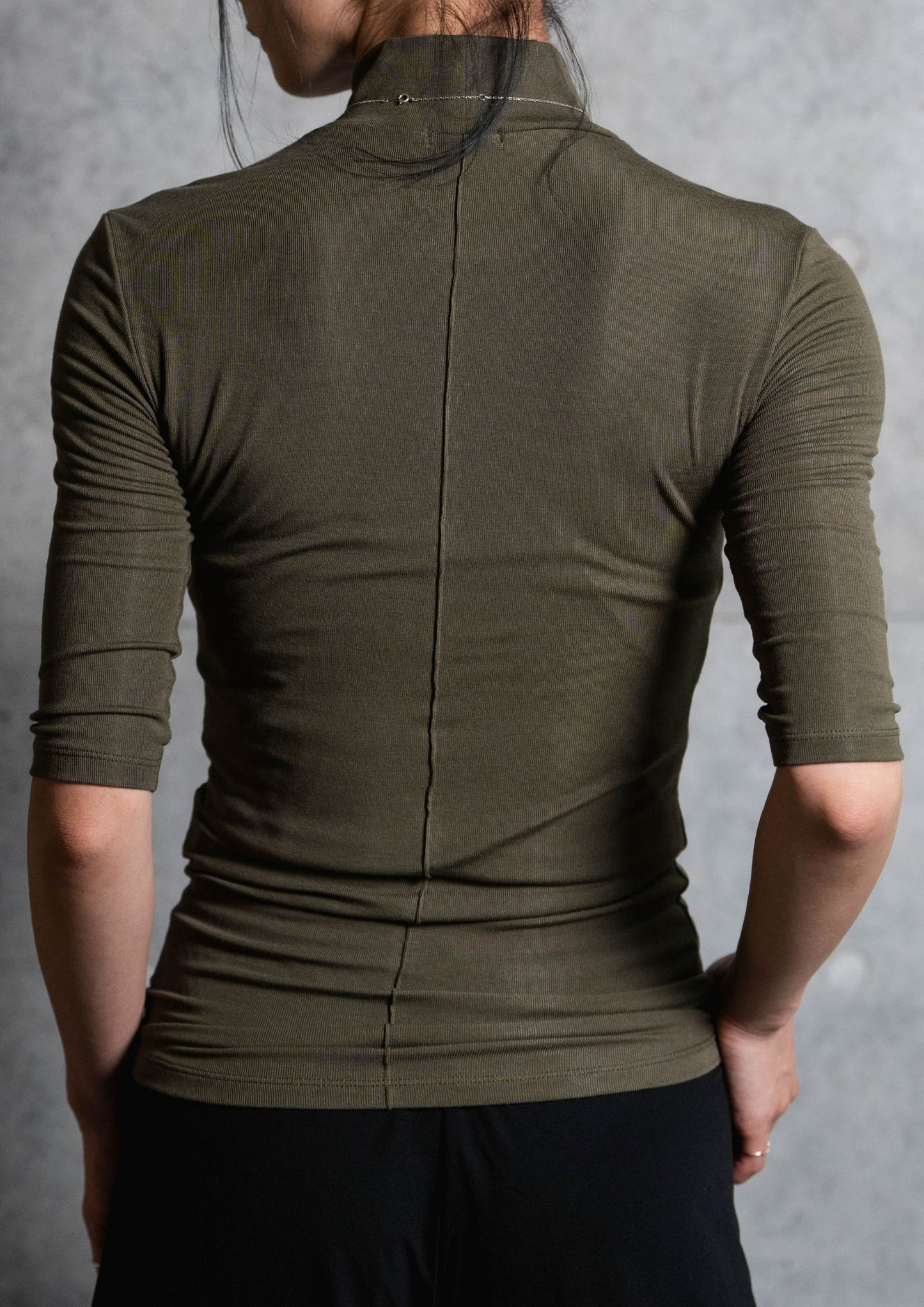 High neck long T - KHAKI -