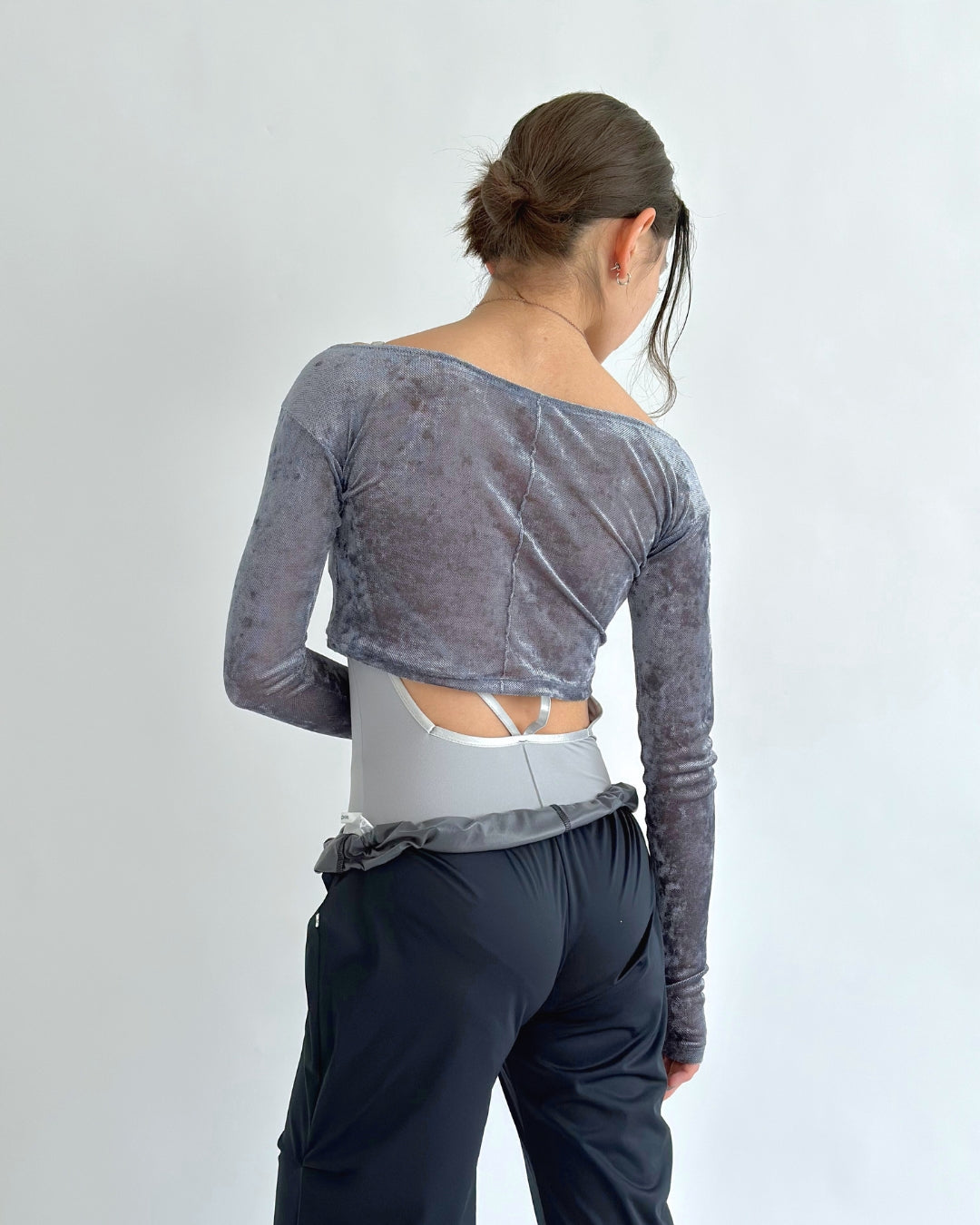 Cropped Flock mesh open neck T -ASH-