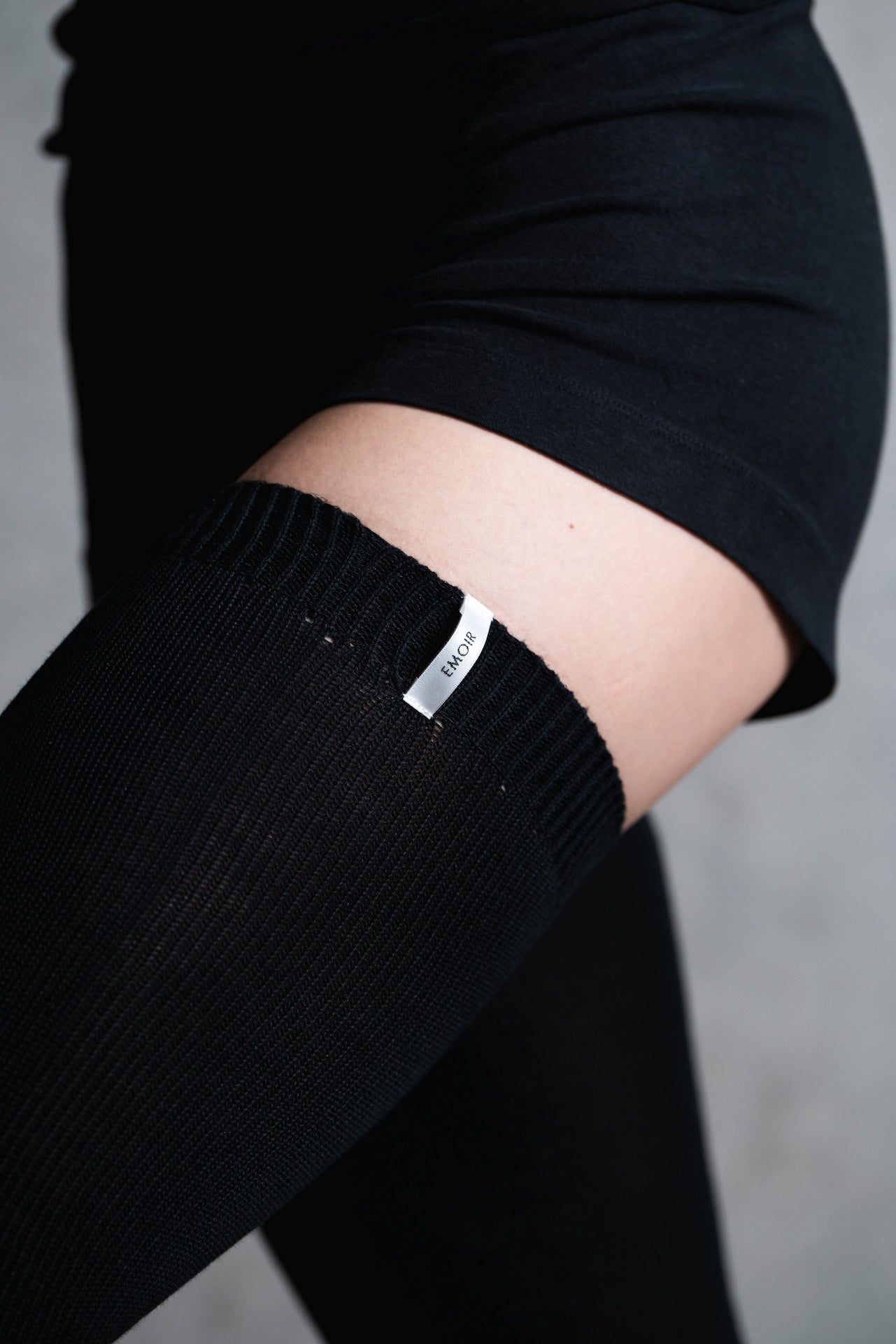 【Harper's BAZAAR 12月号掲載商品】Flare leg warmers - BLACK -